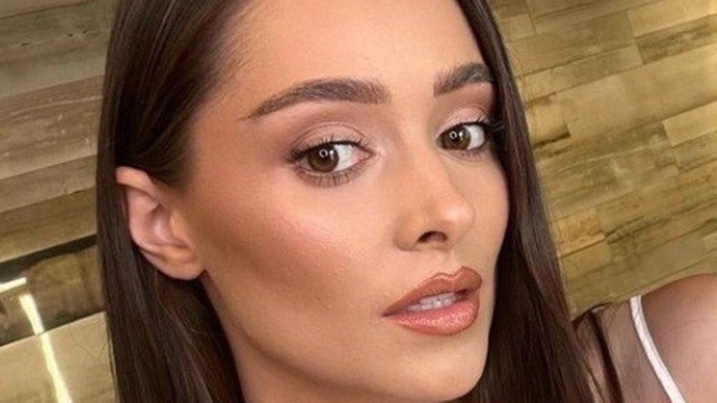 Всеки прави грешки: Валерия от „Ергенът“ разкри дали би простила изневяра Всеки-прави-грешки:-Валерия-от-“Ергенът”-разкри-дали-би-простила-изневяра